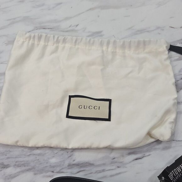 Gucci Black Leather Belt with Gold Accent - Picture 11 of 15